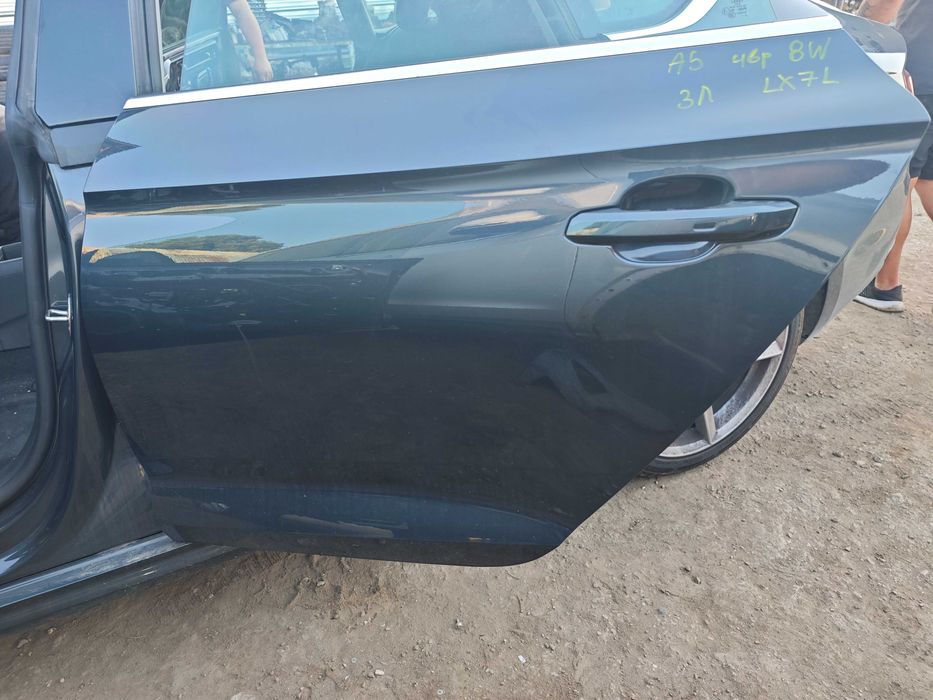 4 врати Audi A5 8W LX7L здрави прави оборудвани или необорудвани