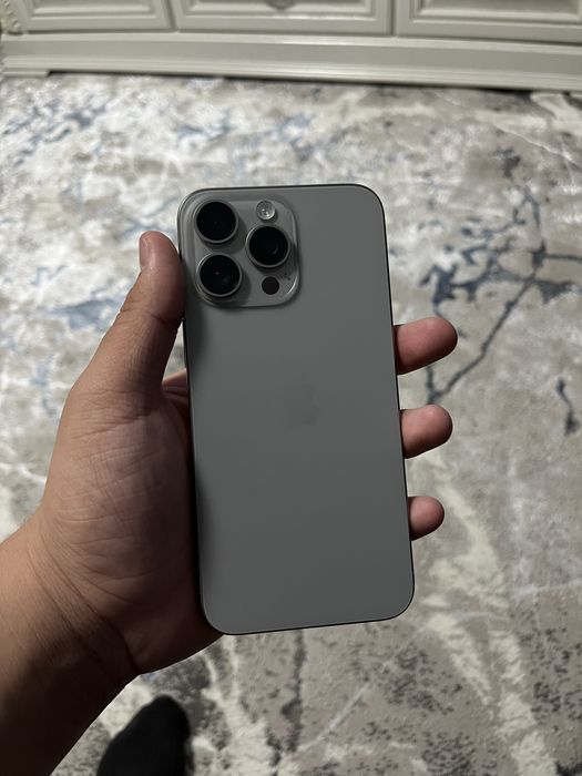 Продам Айфон 15 про макс