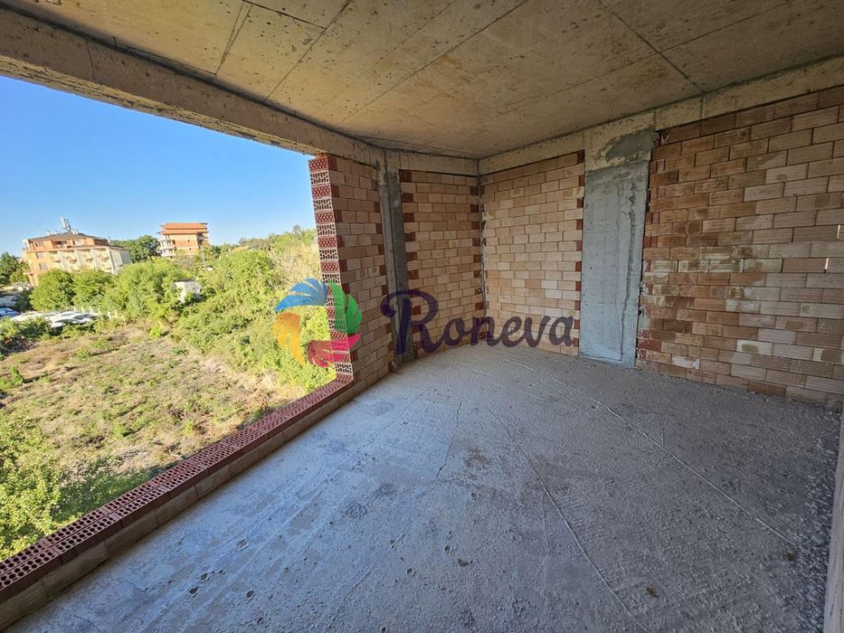 3-стаен във Варна, м-т Ален Мак площ 151кв.м. цена 246000евро