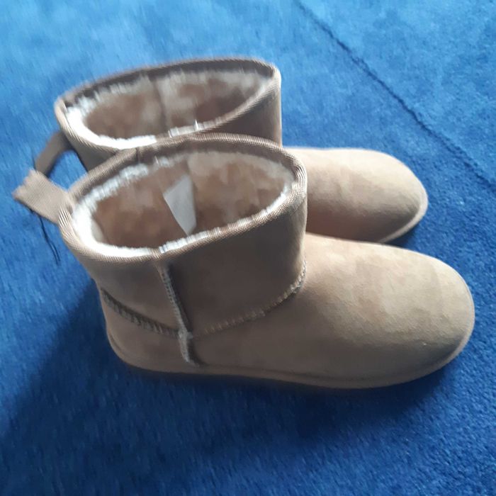 Ghete  stil UGG maro unisex 42 noiH&M piele intoarsa maro jumate pret