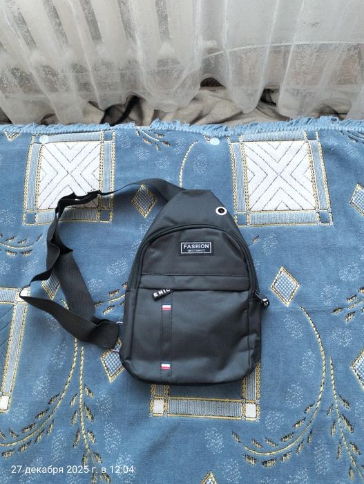 Продам сумочку наплечную