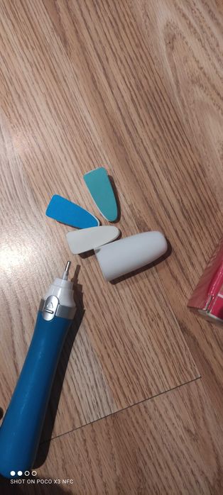 Електрически масажор за лице + Електрическа пила за нокти - ПОДАРЪК!