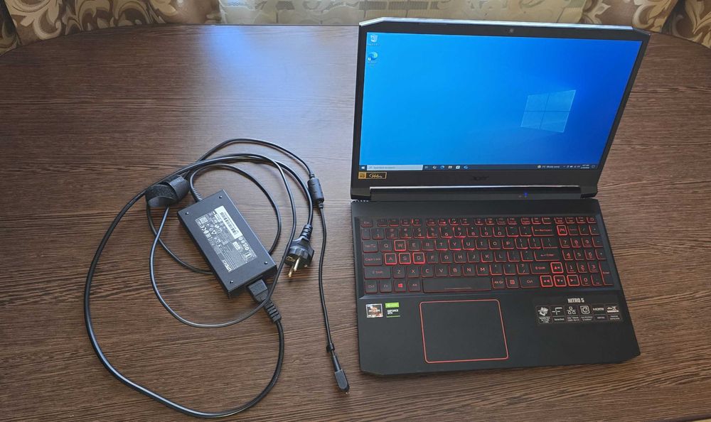 Laptop Gaming 15.6" ACER Nitro 5 AN515-44-ROXU în condiție bună