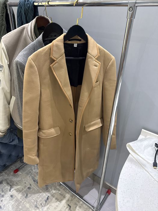Brand: Burberry London, England