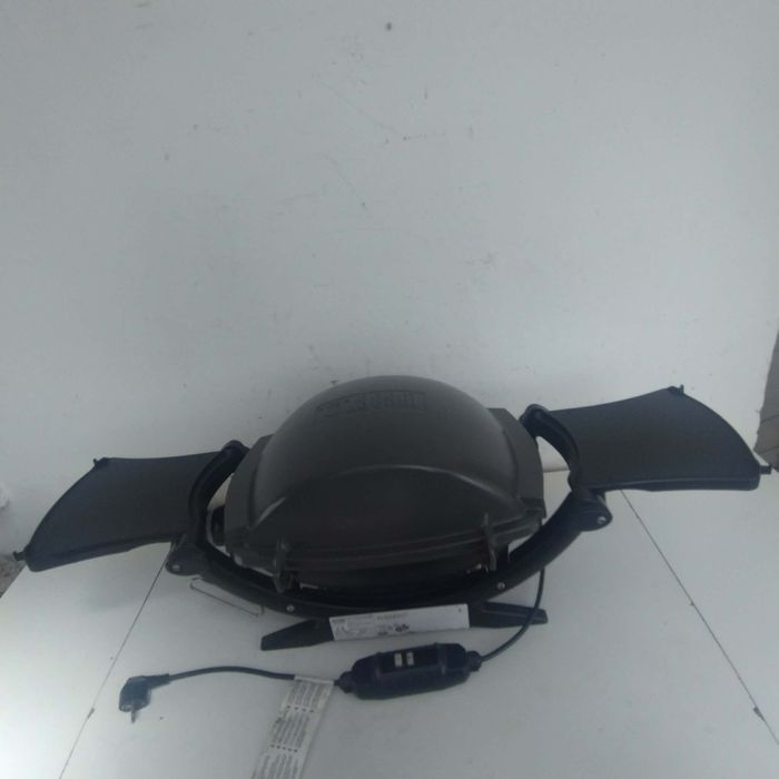 Електрическо барбекю WEBER Q140 мощност 2200W
Масивен корпус от лят алуминий