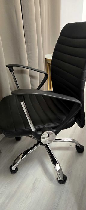 2 бр. Офис стол от еко кожа !