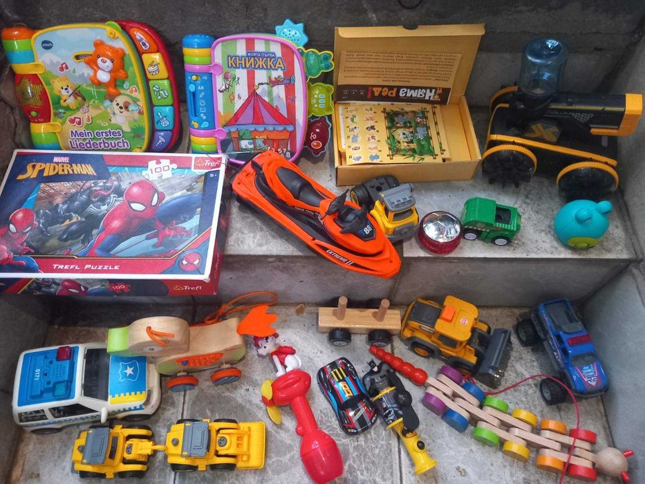 Продава сет играчки 37 бр, различни, перфектни, за различни възрасти детска тротинетка, интерактивни игри и други