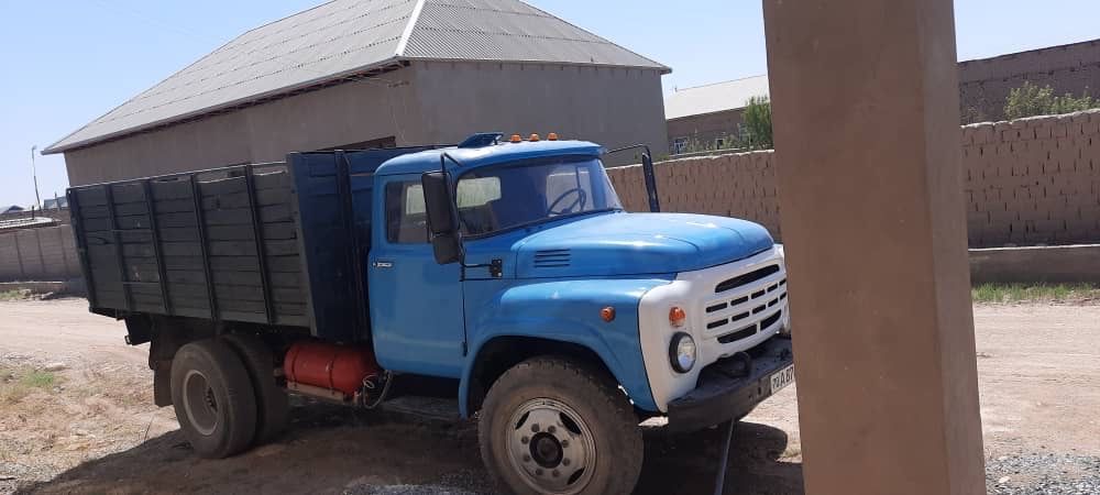 Zil130 bortavoy sirochna sotiladi
