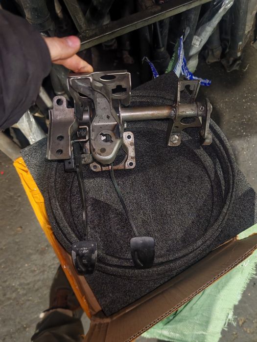 Педальный узел Субару