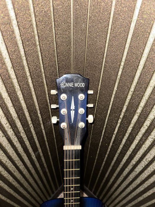 продаеться Гитара акустическая