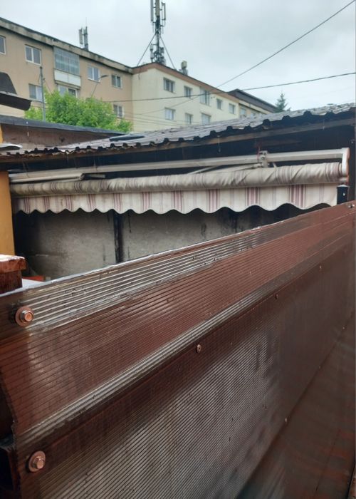 Vând copertina manuala