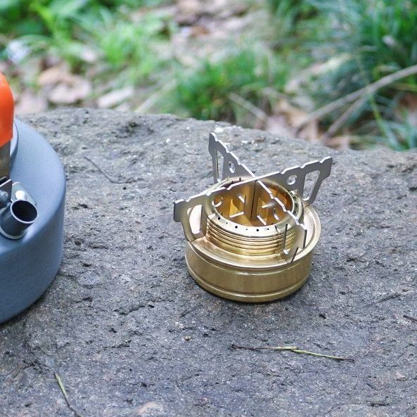 Spirtli garelka temir oʻchogʻi bilan. Спиртовой горелка с железный