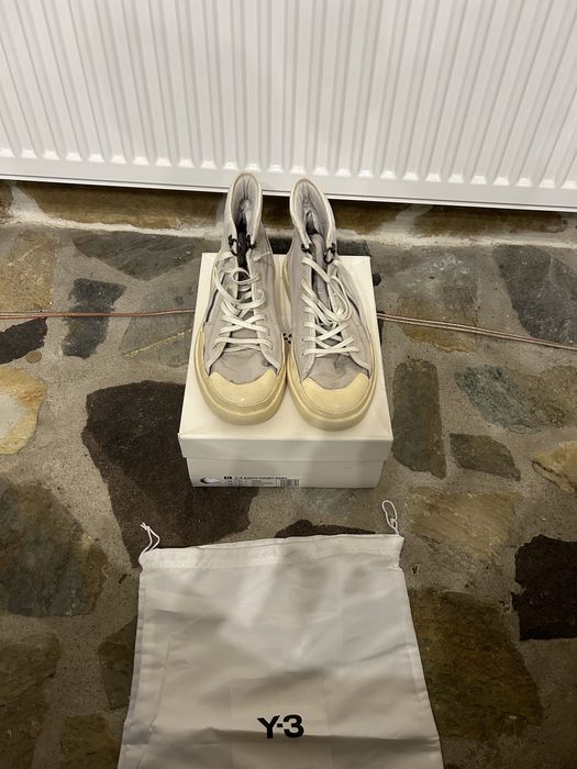 Y3 ajatu court high Ghermanesti • OLX.ro