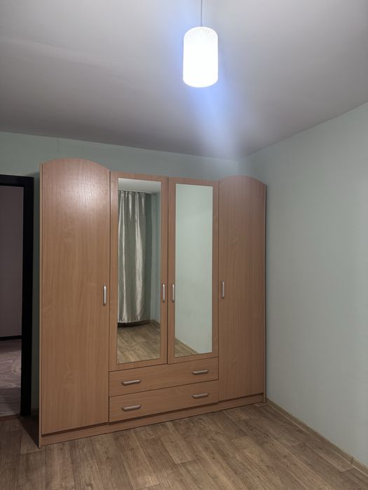 Продается Шкаф четырех дверный