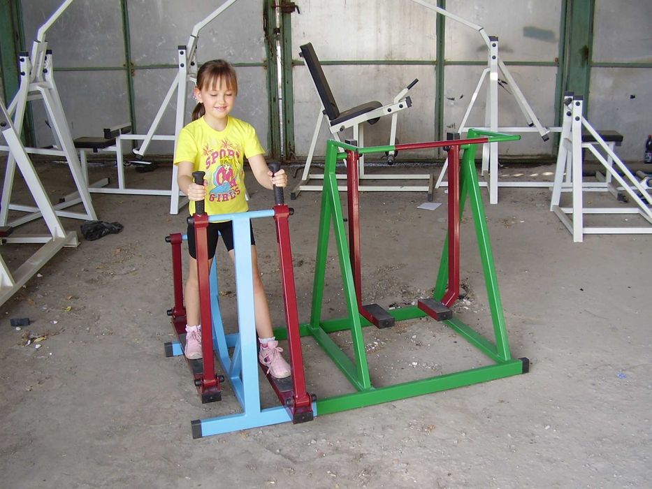 Для детских спортивных площадок тренажёры KiF