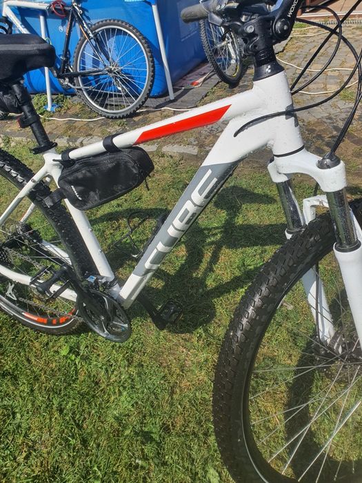 Bicicletă MTB Cube Aim Race – Frâne Hidraulice – Echipată complet,