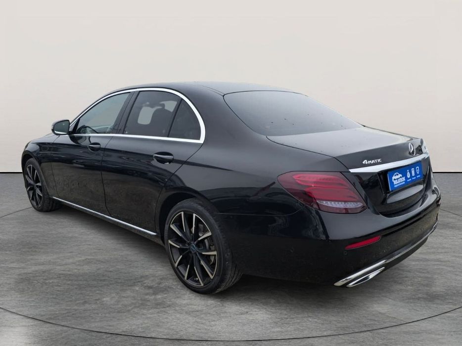 Mercedes-Benz E Mercedes Benz E 220D 4MATIC ( 4x4 )