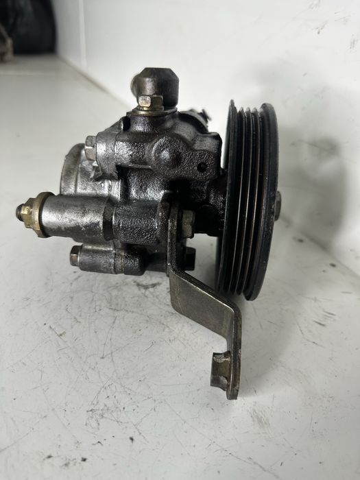 Насос гидроусилителя руля (ГУР) Toyota