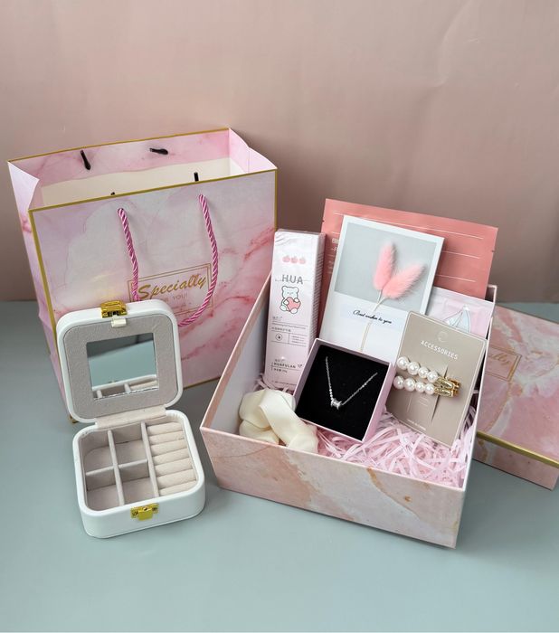 Боксы на 8 марта