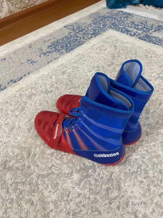 Боксерский перчатки