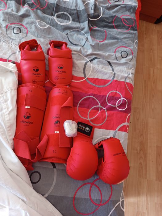 Кимоно Adidas  със всичко на снимката