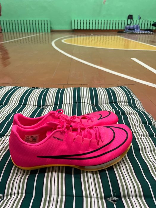 Легко атлетические шиповки