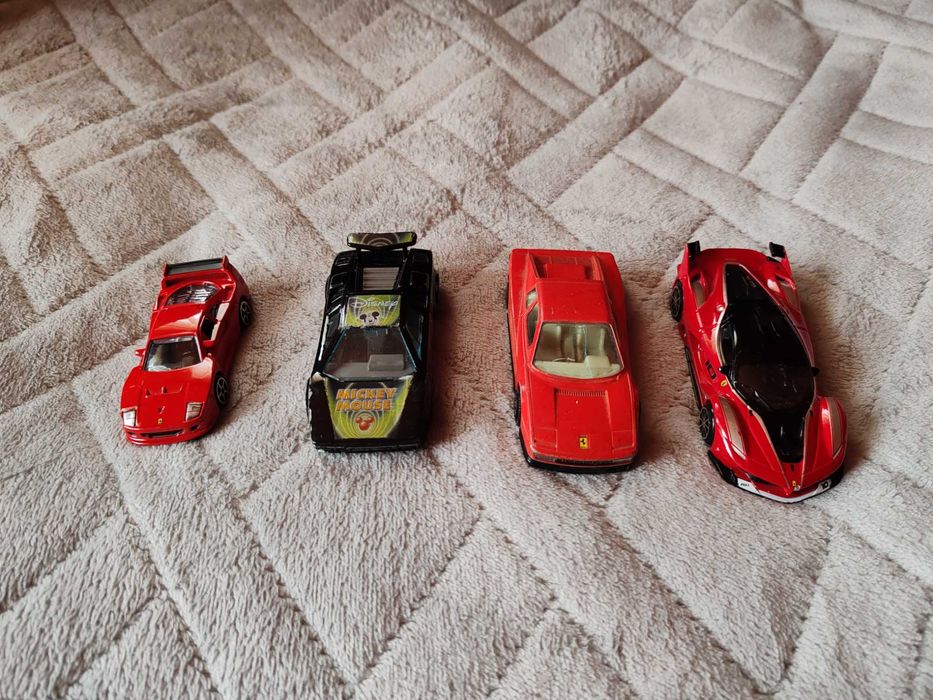 vand patru machete BBURAGO