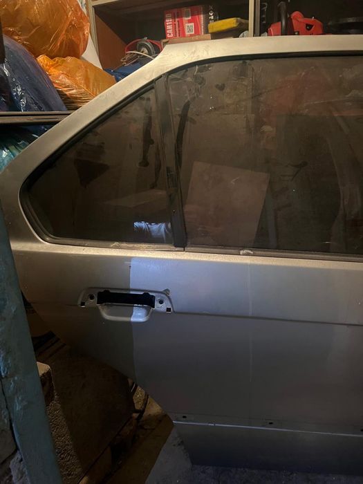 БМВ е36 Задняя дверь