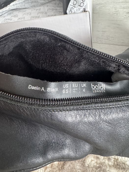 Продам кожанные сапоги