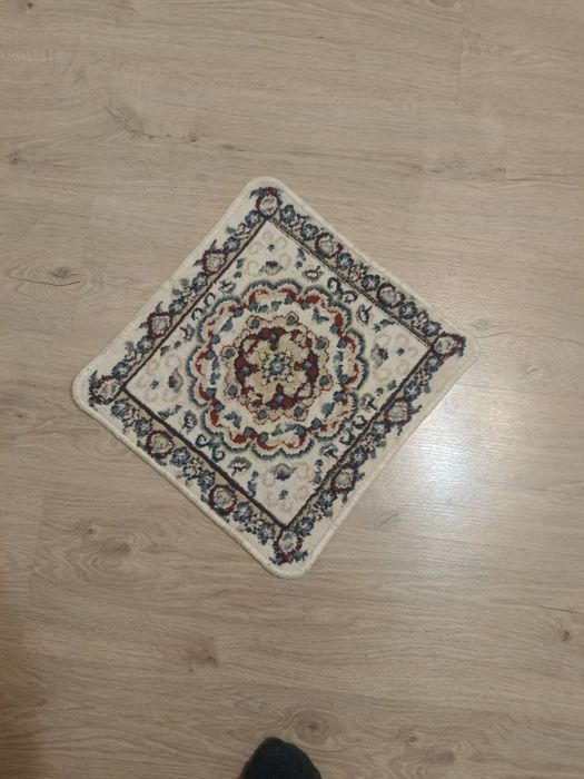 Одеало, плед, коврики.