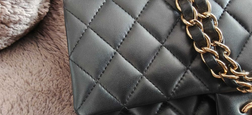 Chanel classic flap чанта