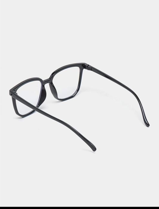 Kompyuter ko'zoynaklari yorug'likdan himoya qiluvchi.