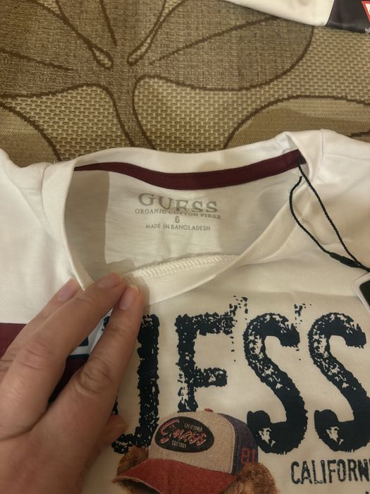 Тениска  Guess за момче размер 6 години