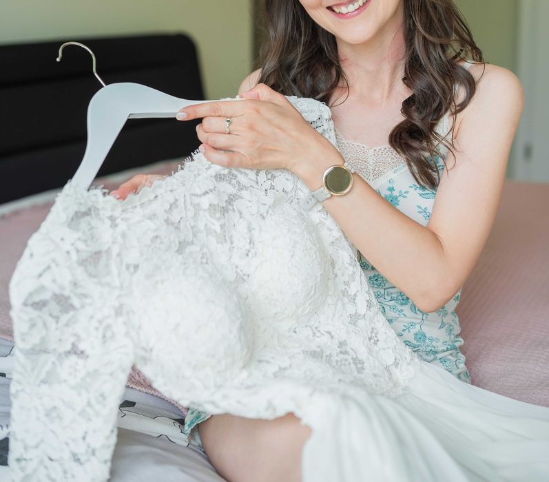 Rochie de mireasa din broderie si voal