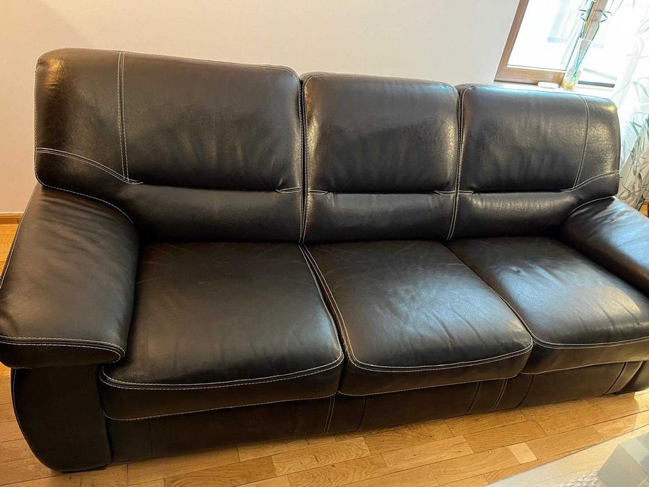 Mobilier birou Mobexpert , lemn masiv si piele naturala sertare , canapea  si fotoliu piele naturala identica cu sertarele .