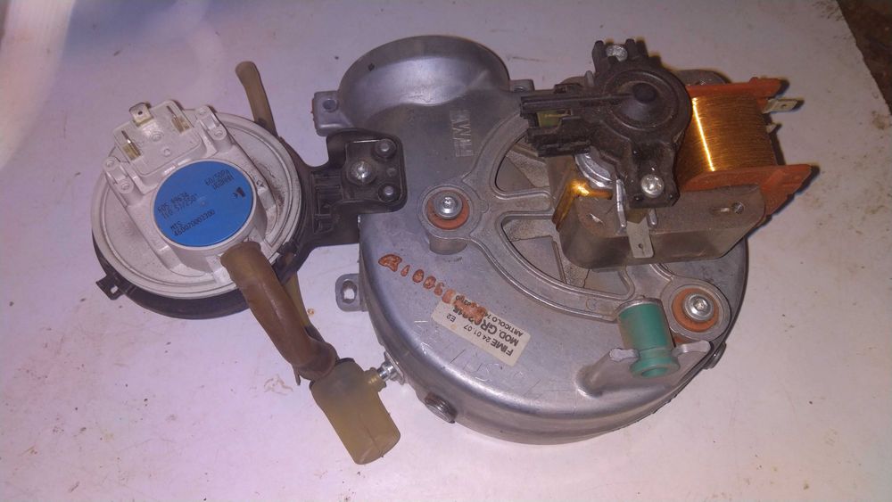 Ventilator turație variabilă Ariston Genus 24kw