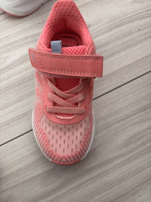 Adidasi sport pentru fetite