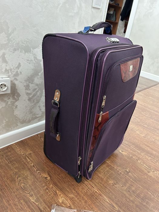 Дорожный чемодан