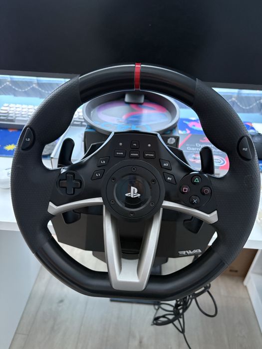 PS4 pro с два контролера и волан