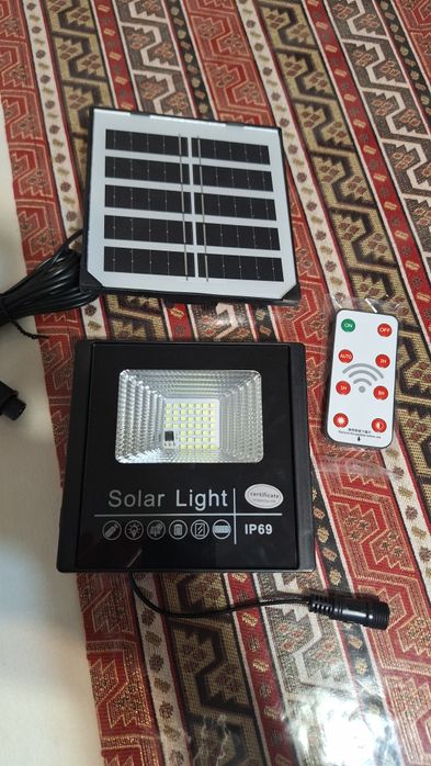 Прожектор солнечный