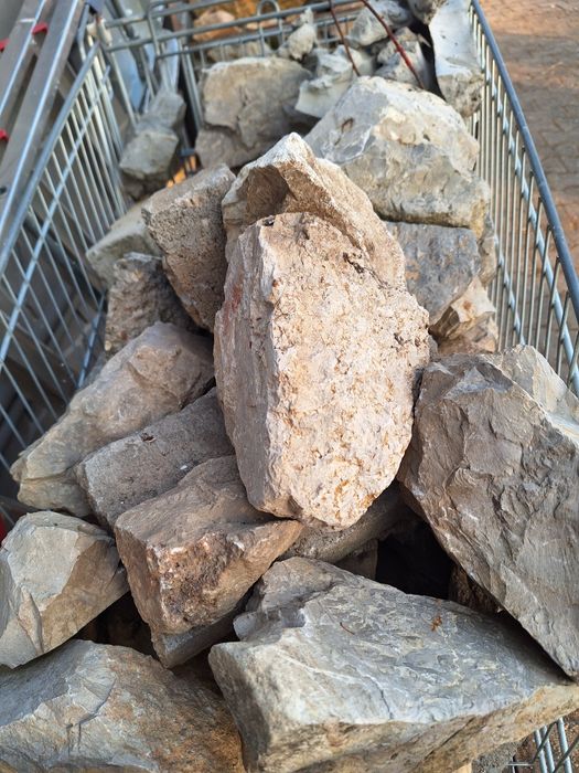 Piatra sparta construcții amenajări fundatie