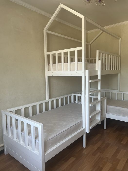 Продам 3-х ярусный кровать в хорошем качестве
