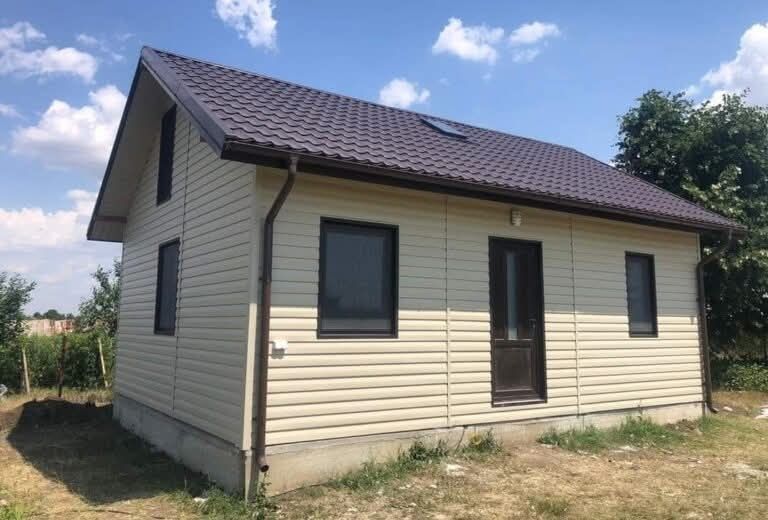 Vand case metalice din panouri sandwich termoizolante