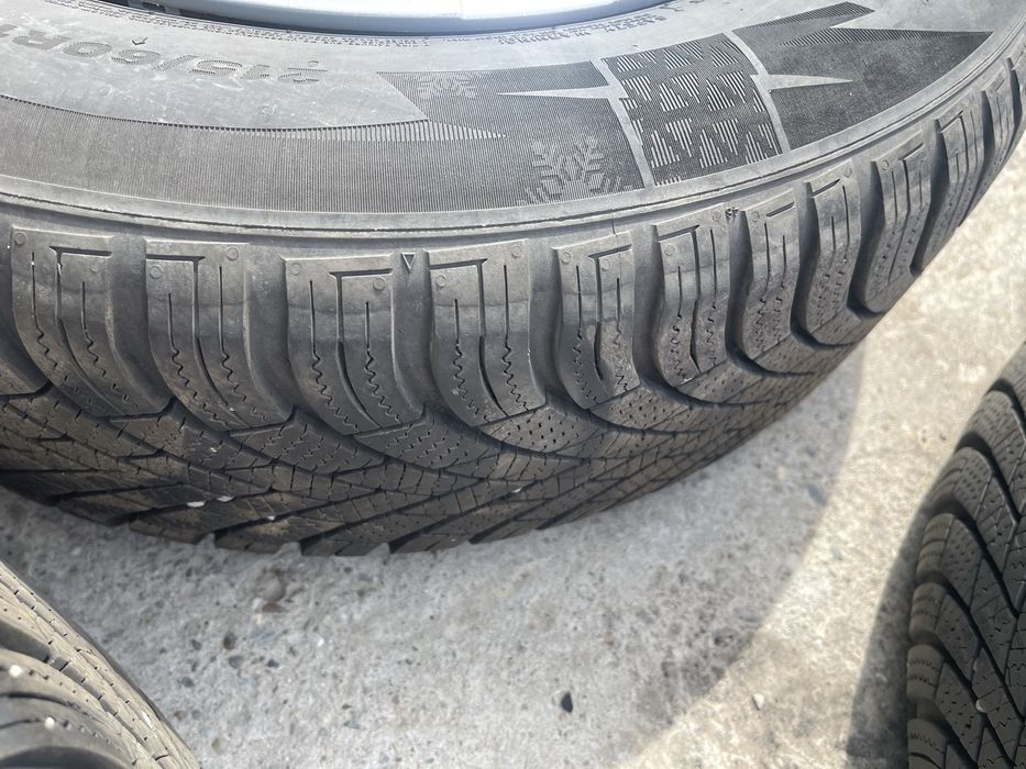 Cauciucuri iarna 215/60 R16 Nexen, DOT 3222