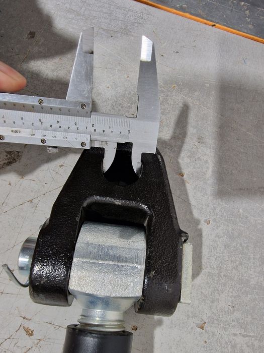 Tirant central tractor case 5140 preț 980 lei cu tva și transport inc