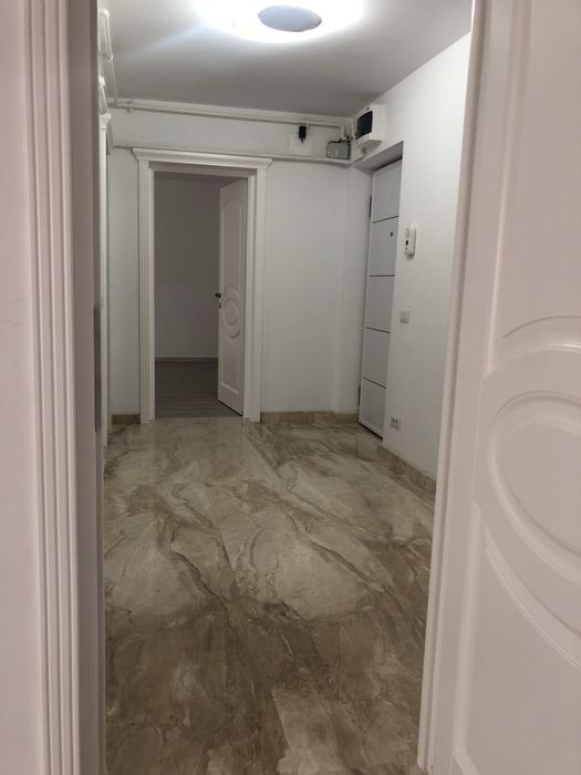 Închiriez apartament 2 camere decomandat/ pretabil spatiu
