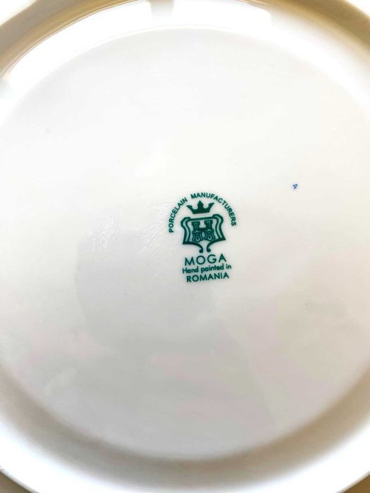 serviciu de masa 6 persoane  portelan pictat manual (24 bucati)