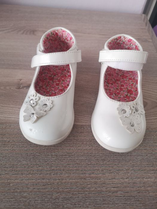 Обувки за момиче