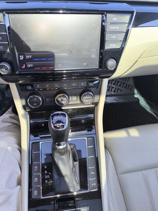 Skoda Superb 2.0 TDI DSG 190cp Laurin & Klement