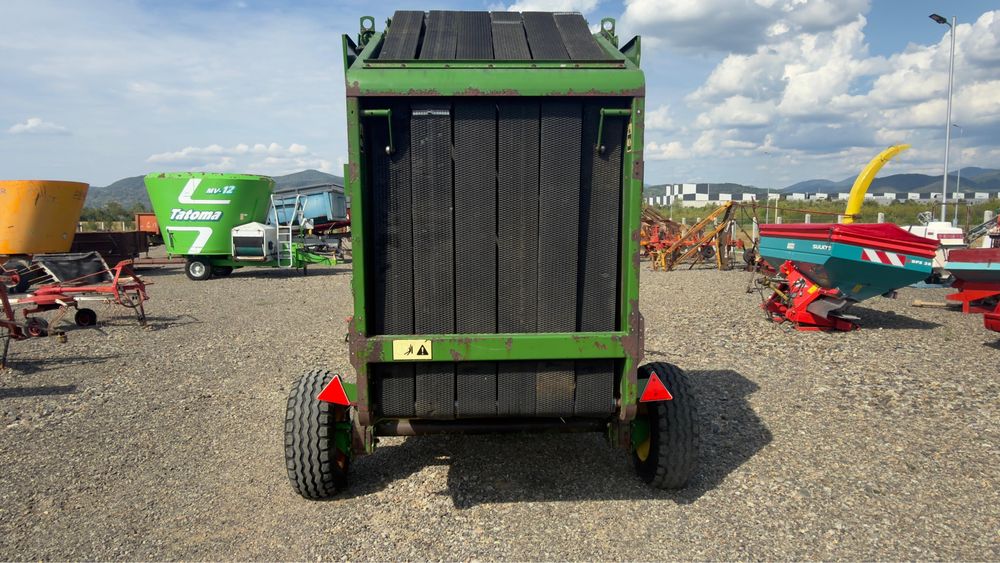 Presa de balotat John Deere 550